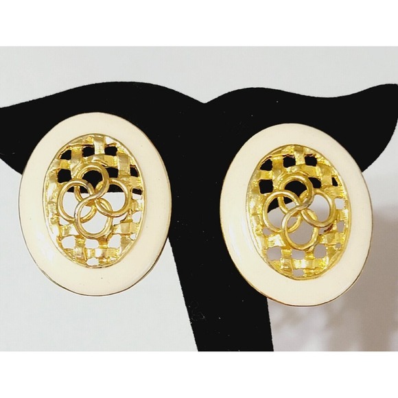 Jewelry - Vintage Large Enameled Oval Pierced Earrings Cream White‎ & Gold-tone 1.5" wp-9